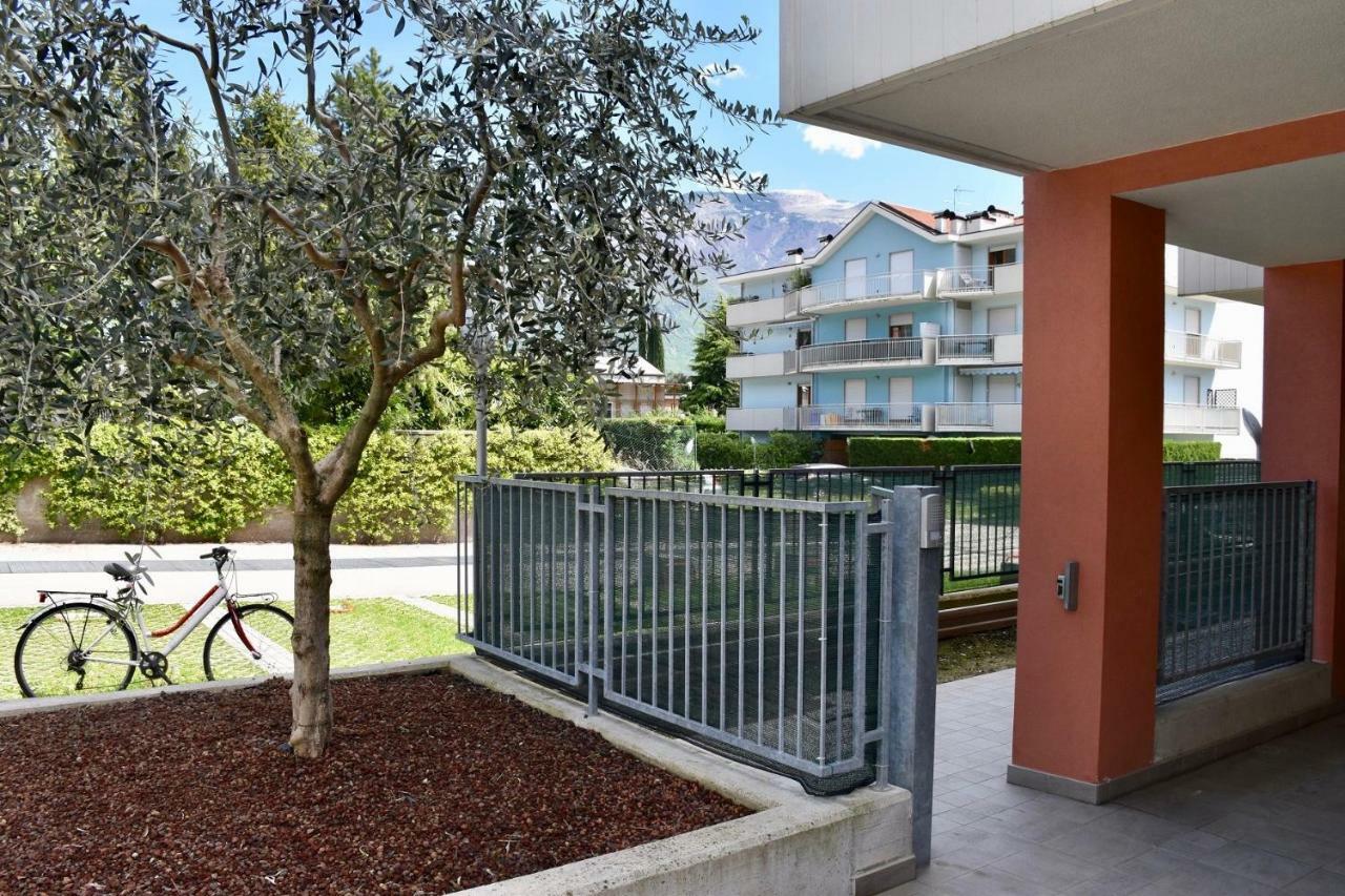 LakeGarden Apartment Riva del Garda Buitenkant foto