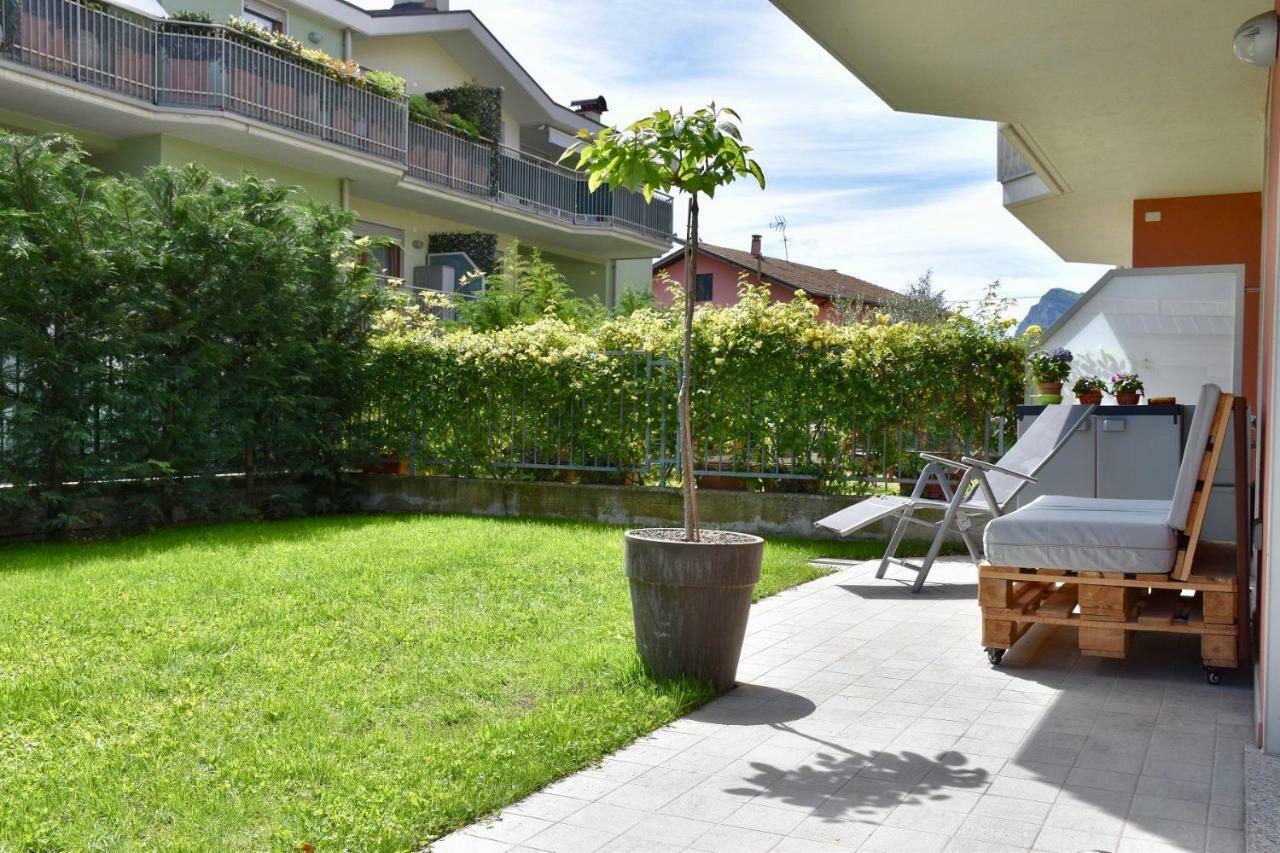 LakeGarden Apartment Riva del Garda Buitenkant foto